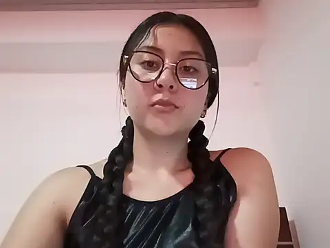 Snapshot of lil_mila chatting on October 2025 08:30:01 PM lil mila online show from October 2025 08:30:01 PM