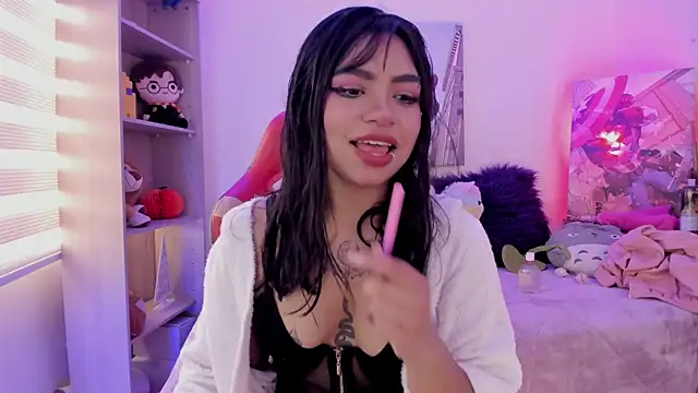 emma soffia online show from November 2025 06:43:01 PM