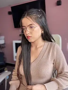 Snapshot of KyliePink_ chatting on October 2025 11:41:02 AM KyliePink online show from October 2025 11:41:02 AM