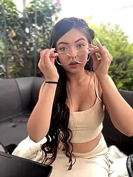 Snapshot of KyliePink_ chatting on October 2025 05:45:01 PM KyliePink online show from October 2025 05:45:01 PM