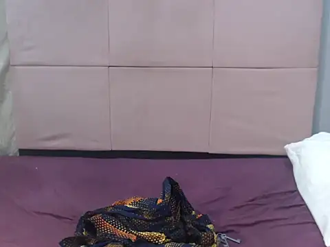 CurvyDollxx25 online show from October 2025 02:20:01 AM