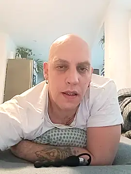 Snapshot of Kobradera1984 chatting on December 2025 08:52:01 AM Kobradera1984 online show from December 2025 08:52:01 AM