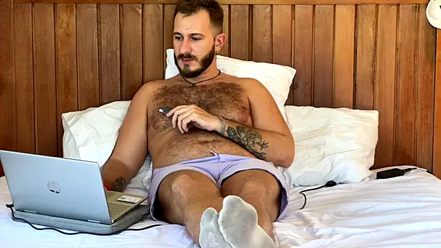 Snapshot of mrmaxiy chatting on June 2026 07:32:01 AM mrmaxiy online show from June 2026 07:32:01 AM