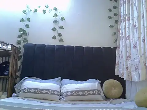 Midnight-tease online show from October 2025 09:17:02 PM