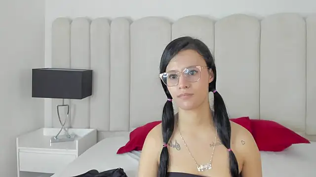 Snapshot of Alanha__ chatting on November 2025 03:52:01 AM Alanha online show from November 2025 03:52:01 AM