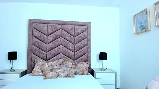 Snapshot of Alanha__ chatting on November 2025 11:19:02 PM Alanha online show from November 2025 11:19:02 PM