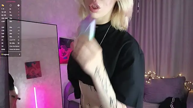 Alice L0 online show from October 2025 09:09:01 AM