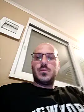 Snapshot of arksex32 chatting on April 2026 09:54:01 PM arksex32 online show from April 2026 09:54:01 PM