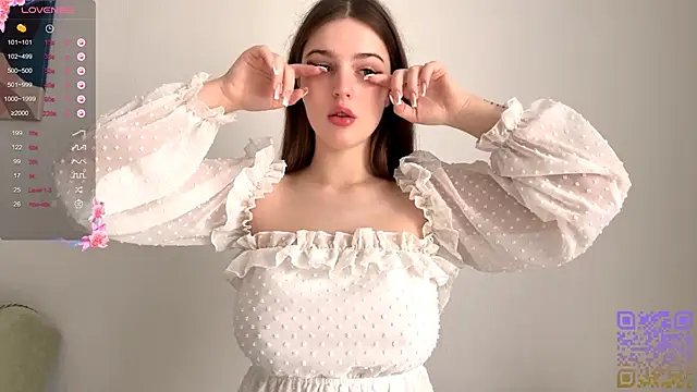 Snapshot of GilySuper chatting on October 2025 06:23:02 AM GilySuper online show from October 2025 06:23:02 AM