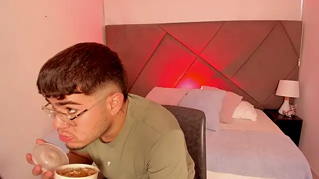 Snapshot of thiago_occonor chatting on October 2025 04:29:02 PM thiago occonor online show from October 2025 04:29:02 PM