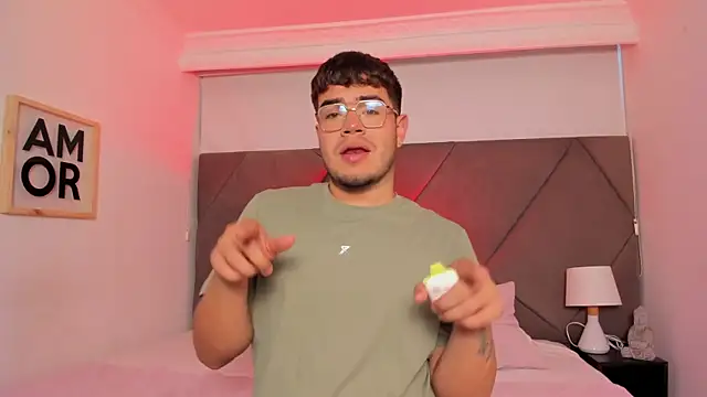 Snapshot of thiago_occonor chatting on October 2025 12:49:01 PM thiago occonor online show from October 2025 12:49:01 PM