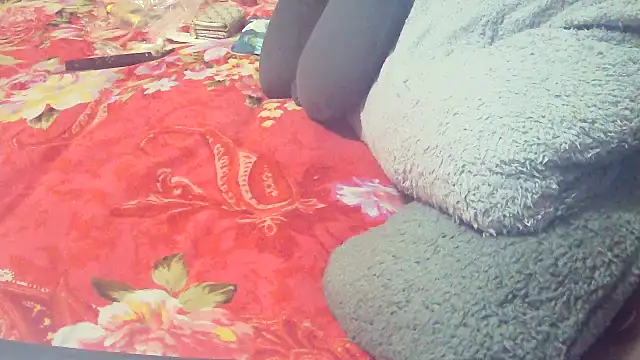 Playful MILF Demi online show from December 2025 07:45:02 PM