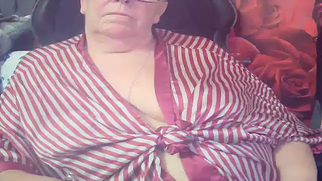 Playful MILF Demi online show from February 2026 08:29:01 PM