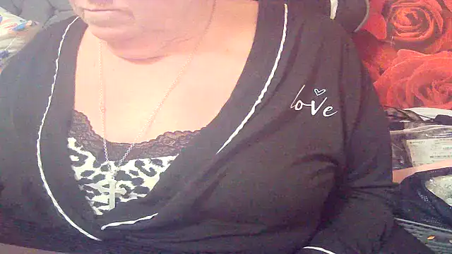 Playful MILF Demi online show from March 2026 09:21:02 PM