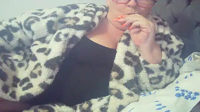 Playful MILF Demi online show from March 2026 11:59:02 PM