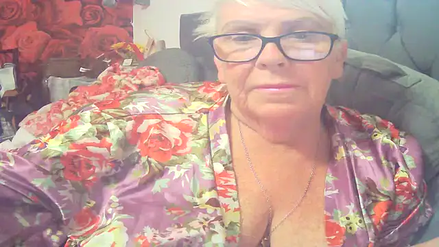 Snapshot of Playful_MILF_Demi chatting on July 2026 08:10:01 AM Playful MILF Demi online show from July 2026 08:10:01 AM