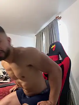 Ezzio Scolaro online show from November 2025 12:37:02 PM