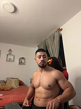 Ezzio Scolaro online show from December 2025 12:29:01 AM