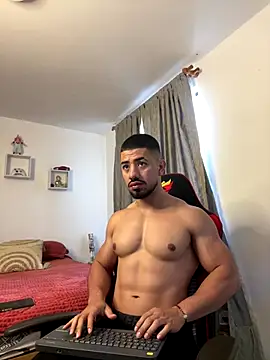 Ezzio Scolaro online show from December 2025 12:36:02 PM