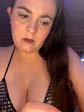 Anyhot latina online show from November 2025 09:15:01 PM