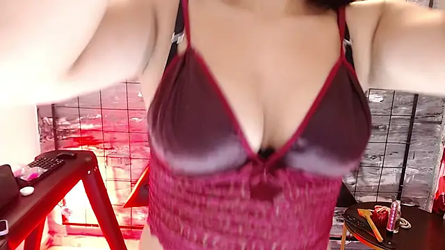 Lily Walker online show from October 2025 12:38:01 PM