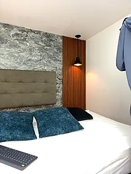 Sam Clark online show from October 2025 04:02:01 AM