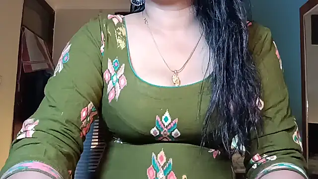 Snapshot of horny_milf_couple chatting on June 2026 07:29:01 PM horny milf couple online show from June 2026 07:29:01 PM