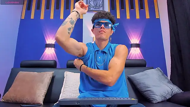 Snapshot of imsammytop chatting on October 2025 11:32:02 AM imsammytop online show from October 2025 11:32:02 AM