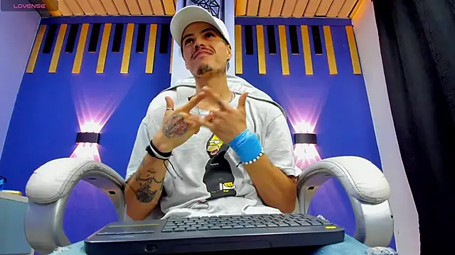 Snapshot of imsammytop chatting on November 2025 12:42:02 PM imsammytop online show from November 2025 12:42:02 PM