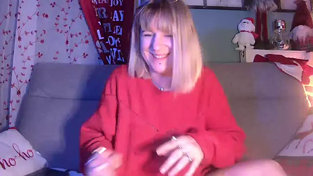 Delichieuse5 online show from December 2024 11:39:02 PM