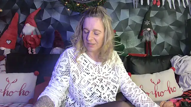 Snapshot of Delichieuse5 chatting on December 2025 08:25:01 PM Delichieuse5 online show from December 2025 08:25:01 PM