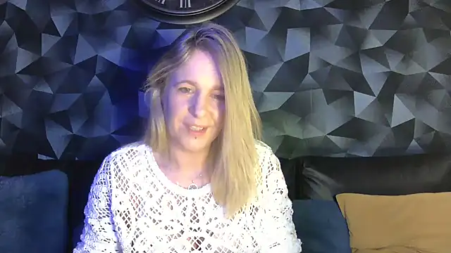 Snapshot of Delichieuse5 chatting on March 2026 07:48:01 PM Delichieuse5 online show from March 2026 07:48:01 PM