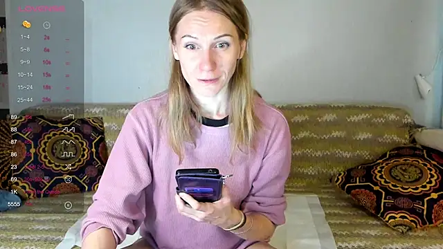 Amalia Mio online show from October 2025 10:16:02 AM