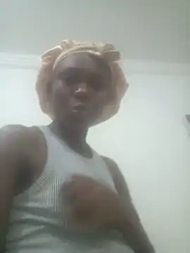 Snapshot of Squirt_hun chatting on October 2025 05:53:01 PM Squirt hun online show from October 2025 05:53:01 PM