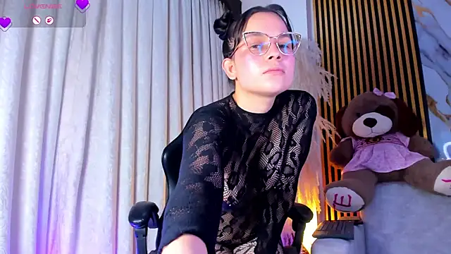 alejagarcia  online show from February 2026 08:54:01 PM