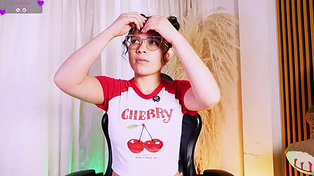 alejagarcia  online show from June 2026 09:10:01 PM