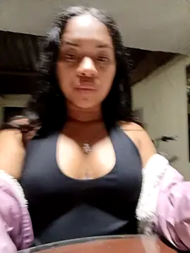 Snapshot of Amayavaldes chatting on November 2025 02:43:02 AM Amayavaldes online show from November 2025 02:43:02 AM