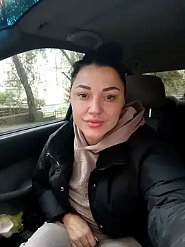 Snapshot of LuceSkys chatting on October 2025 05:21:02 AM LuceSkys online show from October 2025 05:21:02 AM