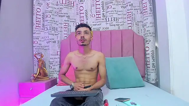 Snapshot of Timothe_Evans chatting on October 2025 08:31:01 PM Timothe Evans online show from October 2025 08:31:01 PM