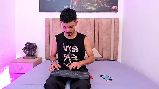 Snapshot of Timothe_Evans chatting on October 2025 08:47:01 PM Timothe Evans online show from October 2025 08:47:01 PM