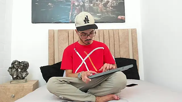 Snapshot of Timothe_Evans chatting on November 2025 08:33:02 PM Timothe Evans online show from November 2025 08:33:02 PM