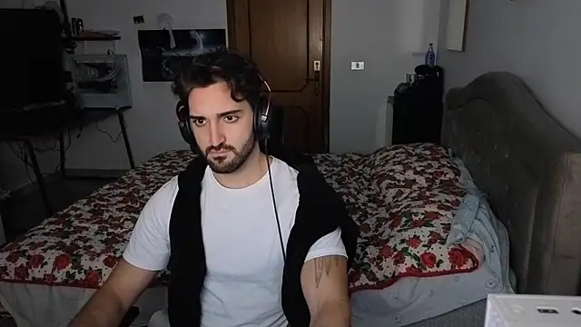 Snapshot of Al3xox02 chatting on January 2026 12:49:02 AM Al3xox02 online show from January 2026 12:49:02 AM