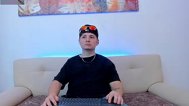 Leoo Miller online show from October 2025 08:07:01 PM