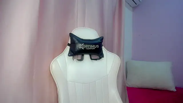 Snapshot of cielooo_ chatting on April 2026 03:50:02 AM cielooo online show from April 2026 03:50:02 AM