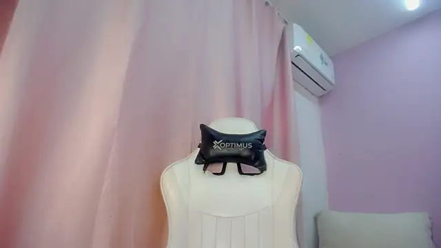 Snapshot of cielooo_ chatting on April 2026 04:23:02 AM cielooo online show from April 2026 04:23:02 AM