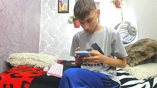 sexyboys cutex18 online show from November 2025 08:16:01 PM