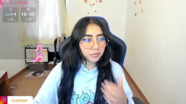 LoveLyy- online show from April 2026 08:34:02 PM