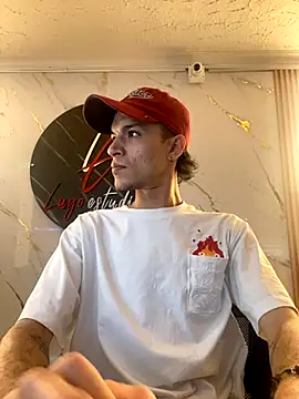 santyrestrepo online show from November 2025 07:00:02 AM