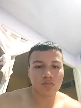 Snapshot of TuChico3n4 chatting on October 2025 01:48:02 AM TuChico3n4 online show from October 2025 01:48:02 AM