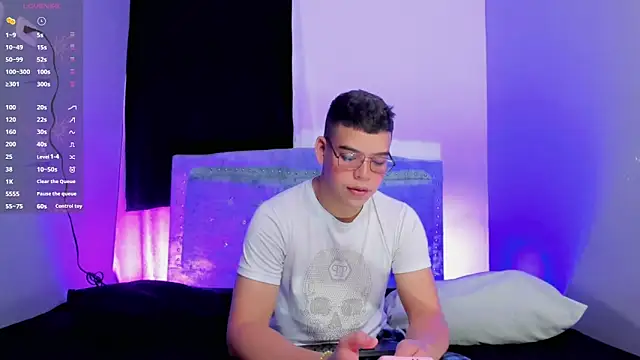 Snapshot of alex_boyy chatting on October 2025 08:48:02 AM alex boyy online show from October 2025 08:48:02 AM